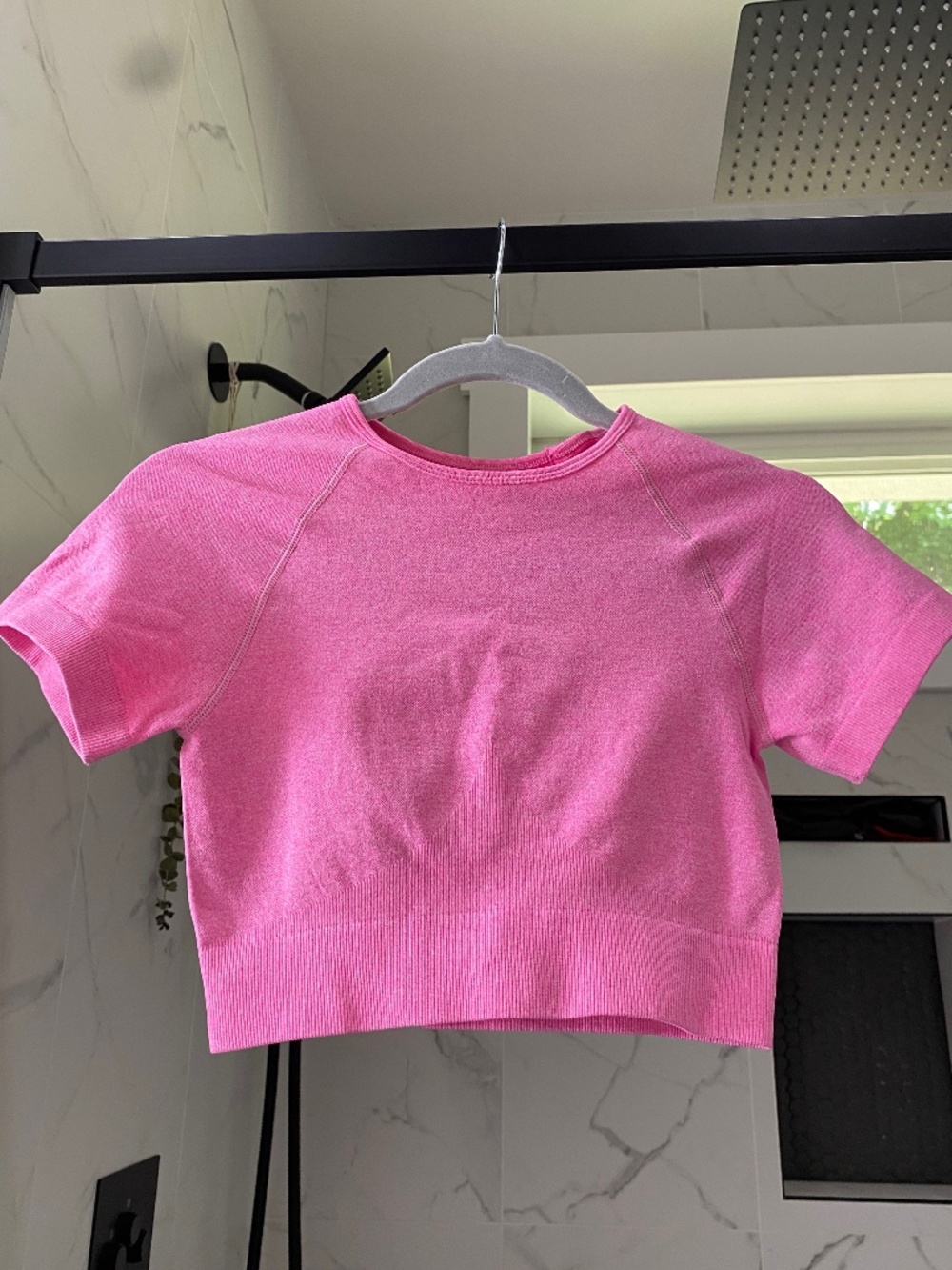 Hot pink stretchy crop cropped short sleeve athletic exercise gym top small